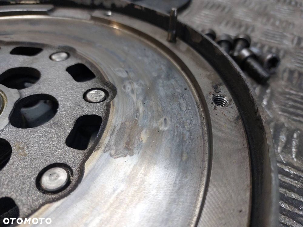 KOŁO DWUMASOWE + TARCZA + DOCISK + ŁOŻYSKO OPEL VECTRA C 1.9 CDTI 415024110 - 2