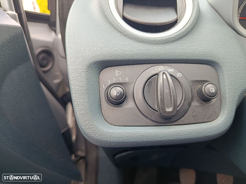 Ford Fiesta 1.4 TDCI Titanium - 27