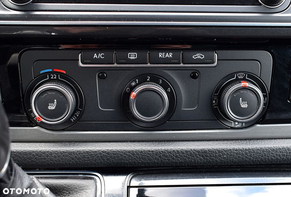 Volkswagen Multivan - 19