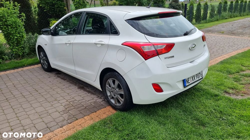 Hyundai i30 1.4 Intro Edition - 14