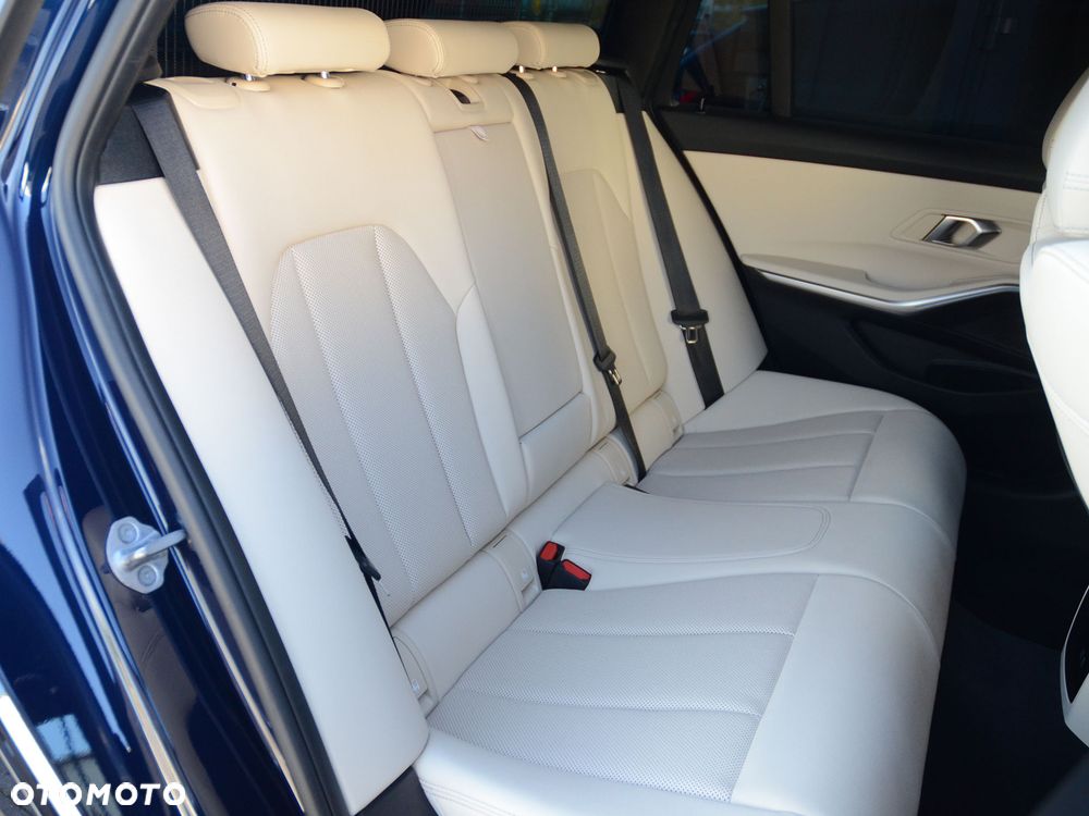 BMW Seria 3 - 29