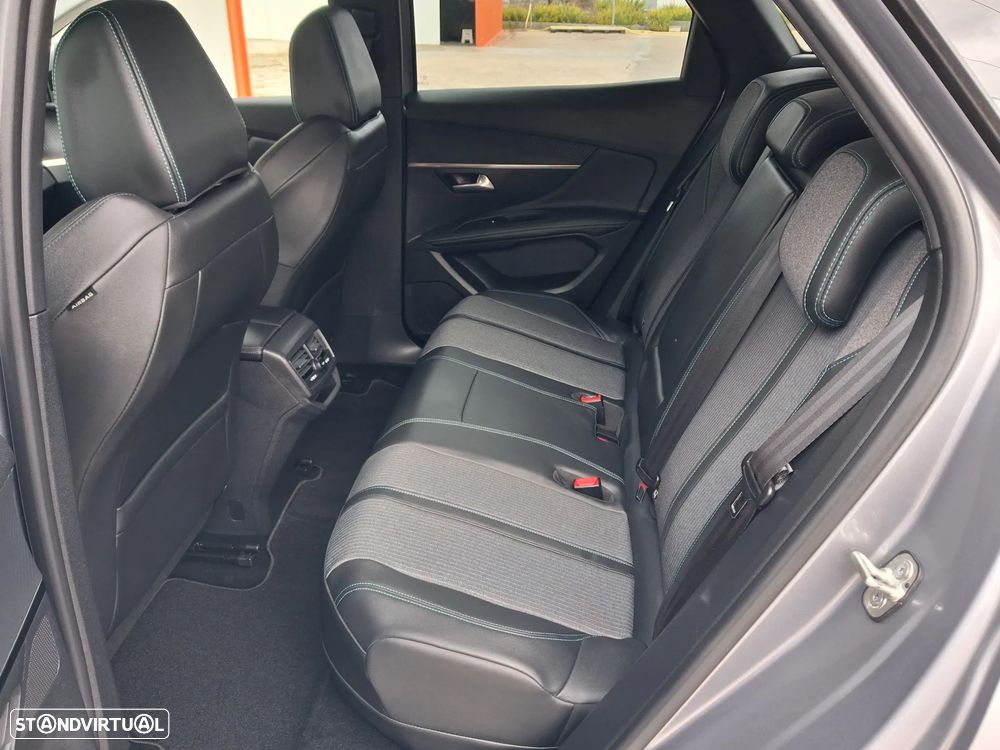 Peugeot 3008 225 e-EAT8 Allure Pack - 29