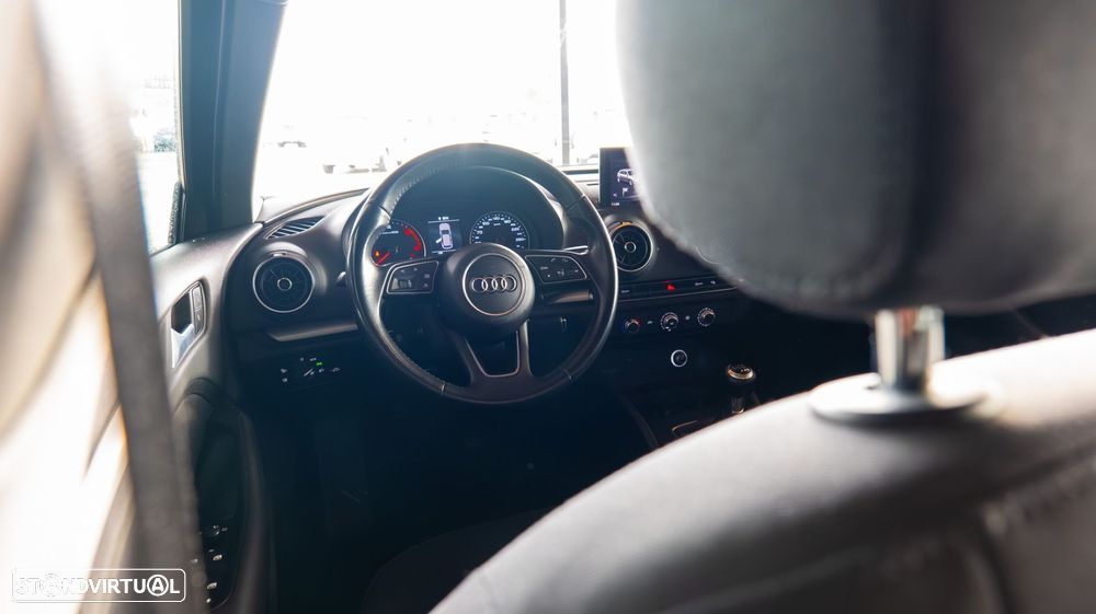 Audi A3 Sportback 2.0 TDI Advance - 21