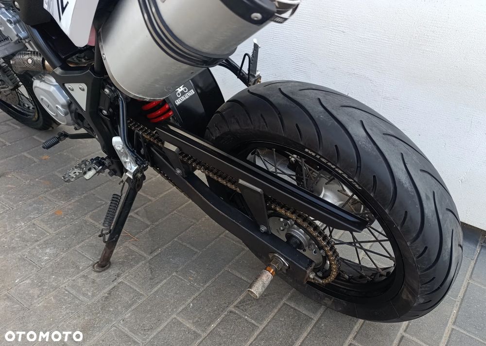 Yamaha WR - 19
