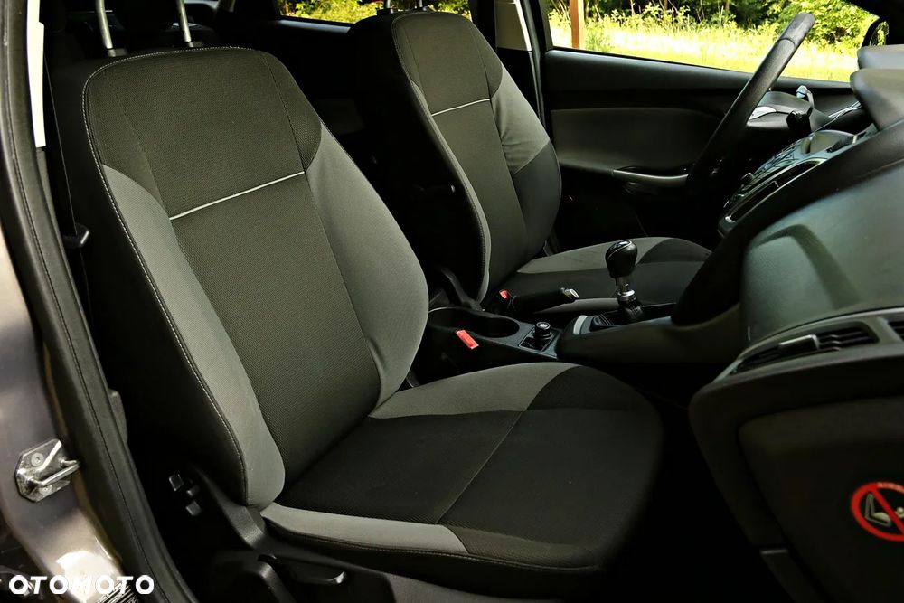 Ford Focus 1.6 TDCi DPF Titanium - 32