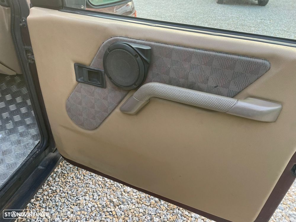 Land Rover Discovery 2.5 TDi - 14