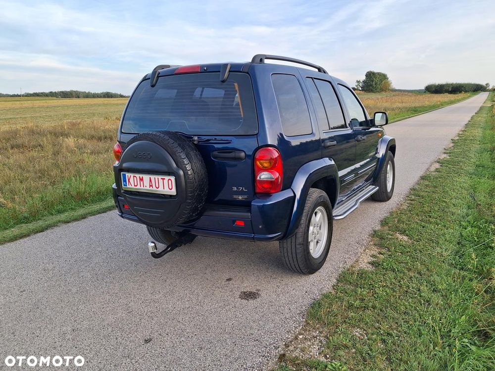 Jeep Cherokee - 10