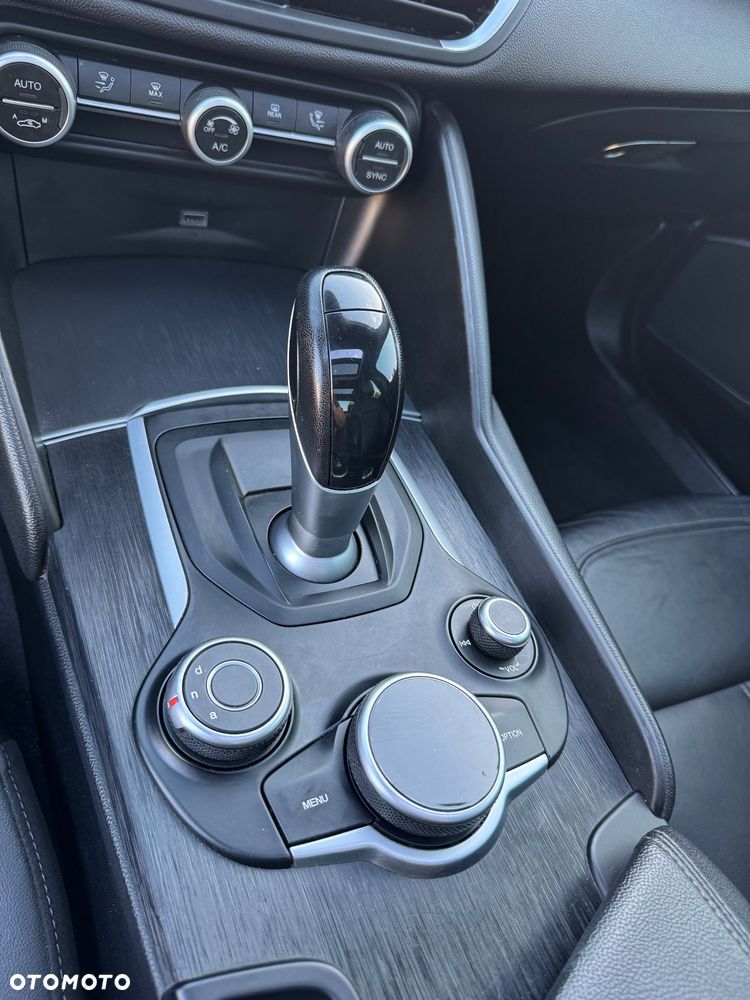 Alfa Romeo Giulia 2.0 Turbo TI Q4 - 17