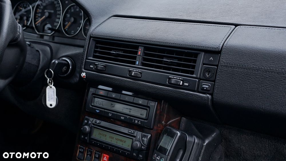 Mercedes-Benz SL - 32