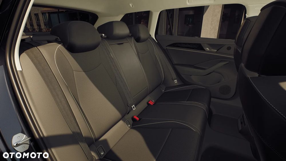 Volkswagen Passat Variant 2.0 TSI Business Plus DSG - 12