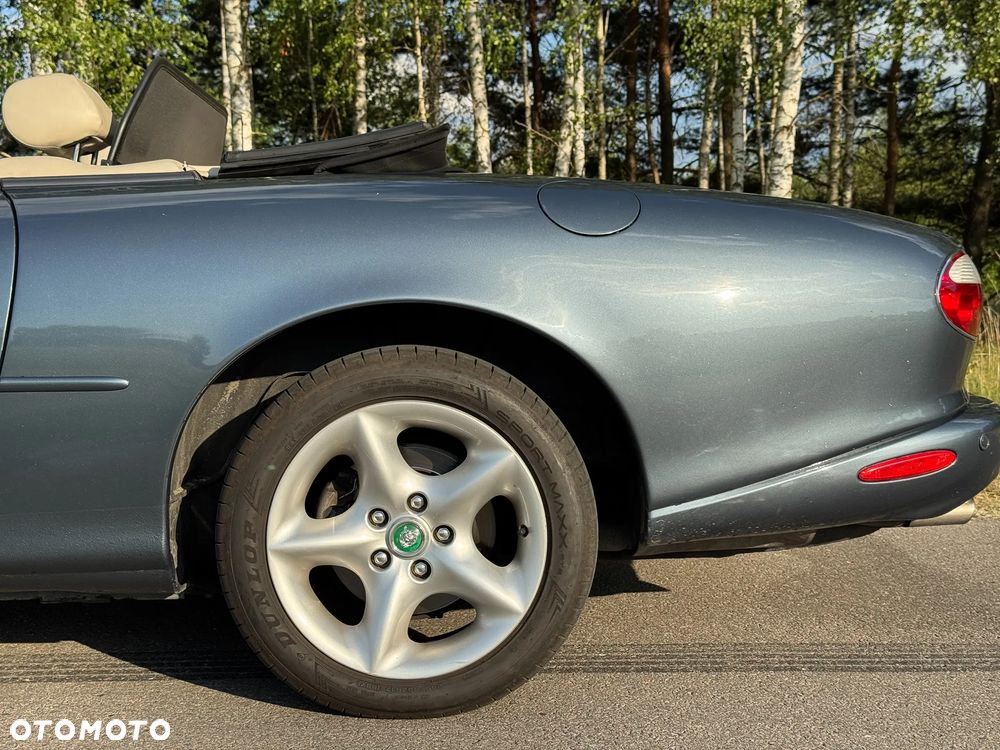 Jaguar XK8 - 15