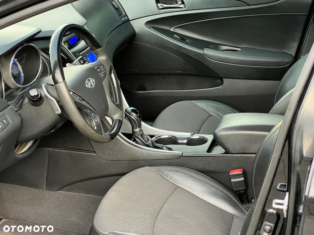 Hyundai Sonata - 14