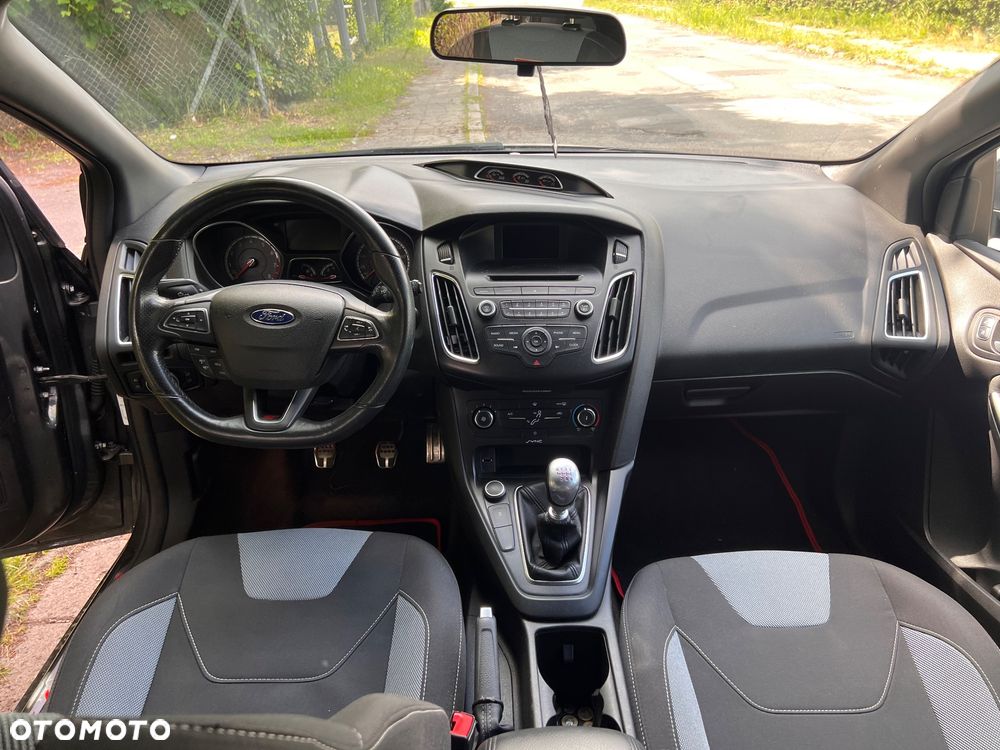 Ford Focus - 12