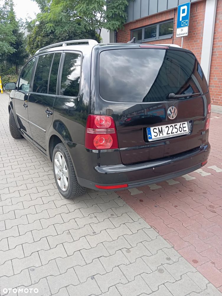 Volkswagen Touran 2.0 TDI DPF Highline - 12