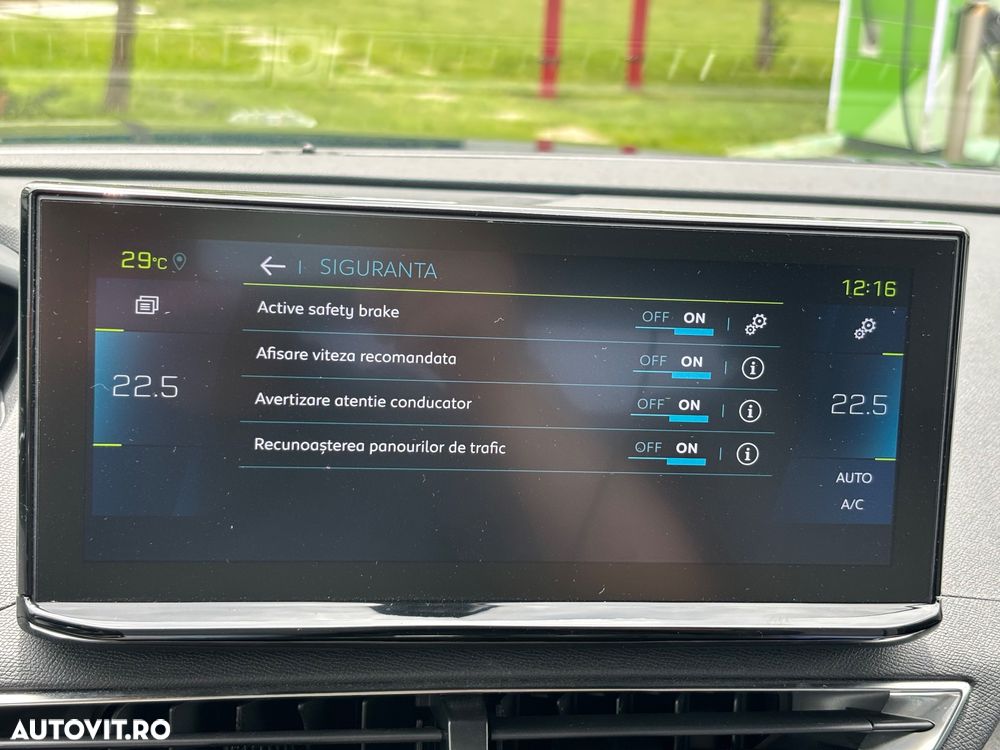 Peugeot 3008 225 e-EAT8 GT - 36