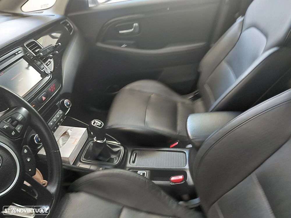 Kia Carens 1.7 CRDi ISG TX - 13