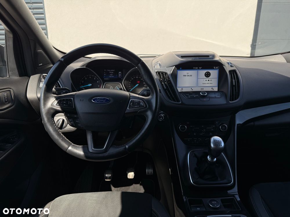 Ford Kuga 1.5 EcoBoost 2x4 ST-Line - 9