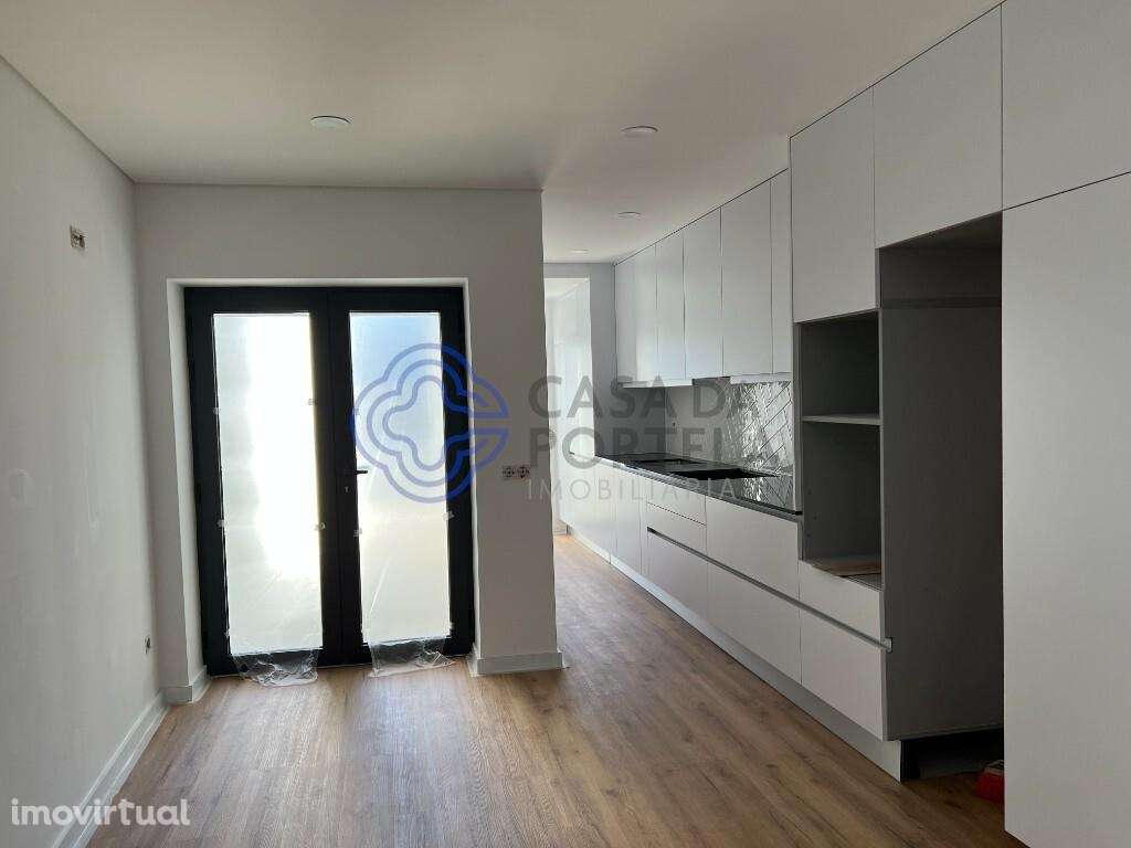 Moradia V3 com Logradouro e Jardim Ramalde - Grande imagem: 2/14