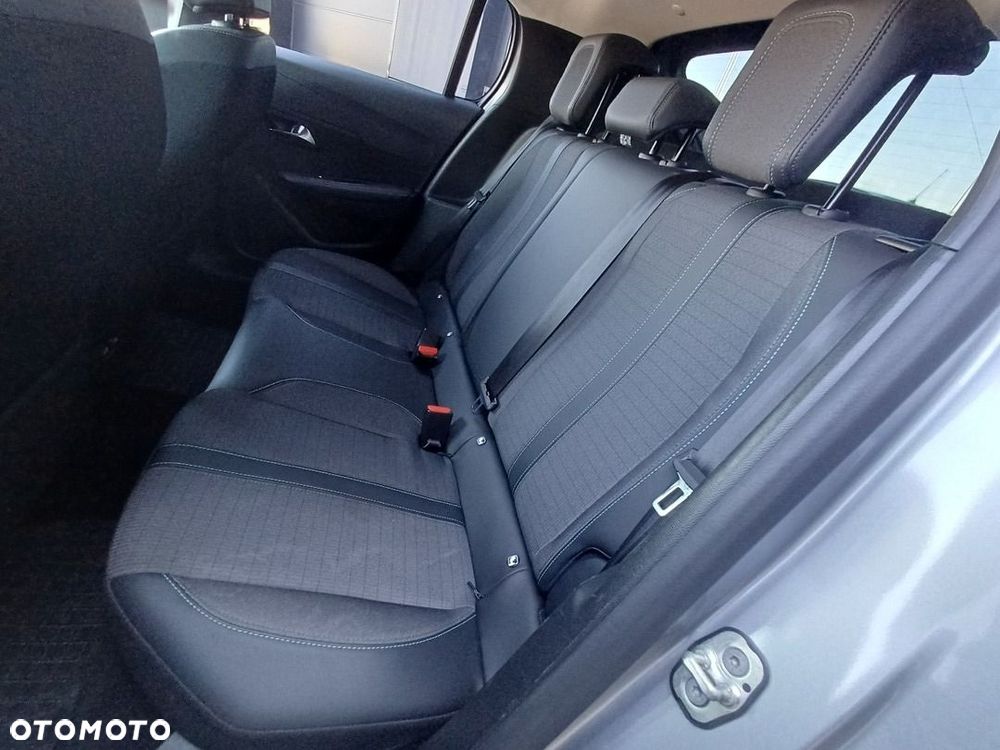 Peugeot 208 1.2 PureTech Allure S&S EAT8 - 34