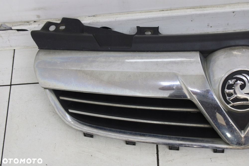 OPEL ZAFIRA B LIFT 08R- GRILL ATRAPA 13247331 - 2