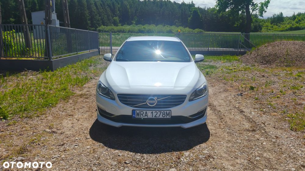 Volvo V60 D5 AWD Geartronic Summum - 3