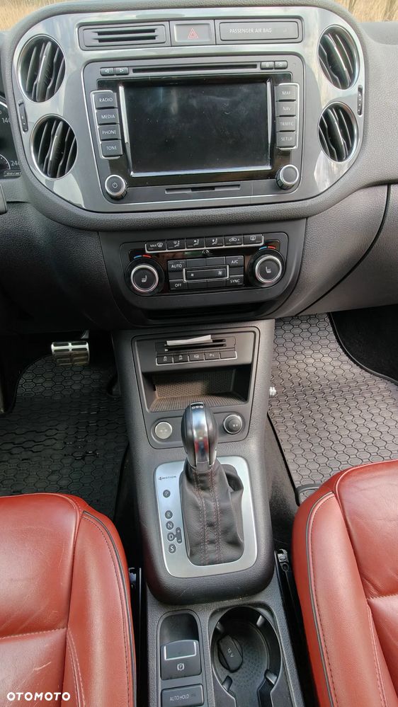 Volkswagen Tiguan 2.0 TDI DPF 4Motion BlueMotion Technology DSG Exclusive - 23