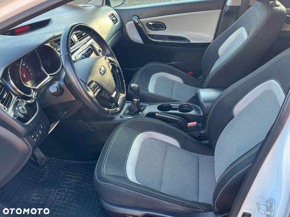 Kia Ceed 1.6 GDI L Business Line - 19