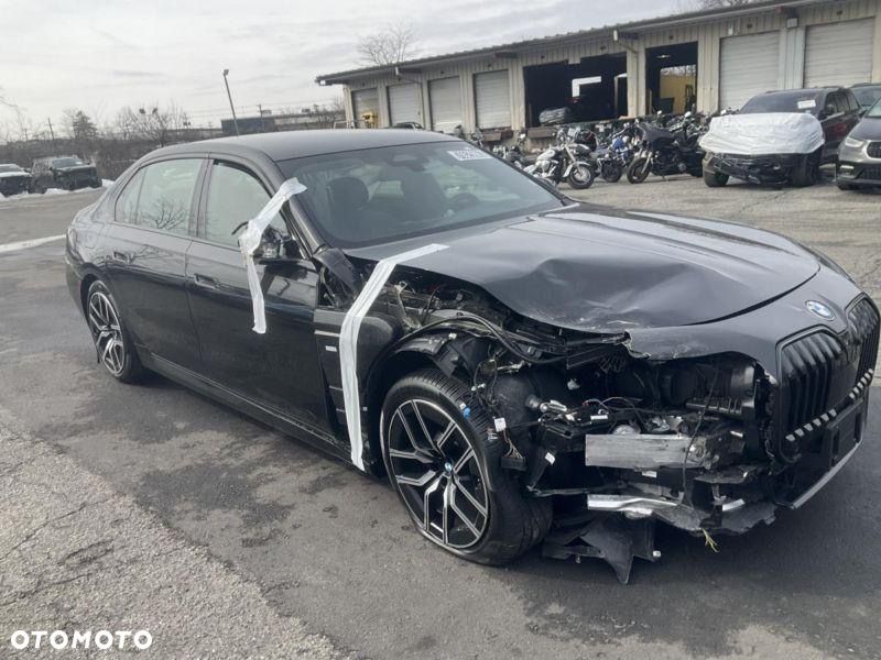 BMW Seria 7 740i - 38