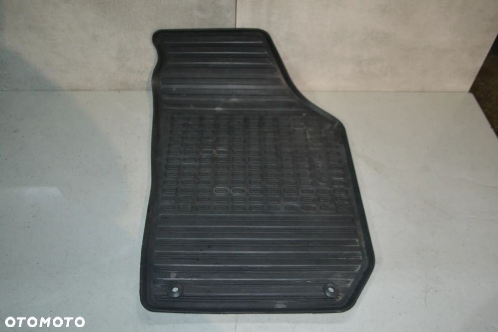 SKODA FABIA II DYWANIKI GUMOWE PRZÓD TYŁ KPL - 3