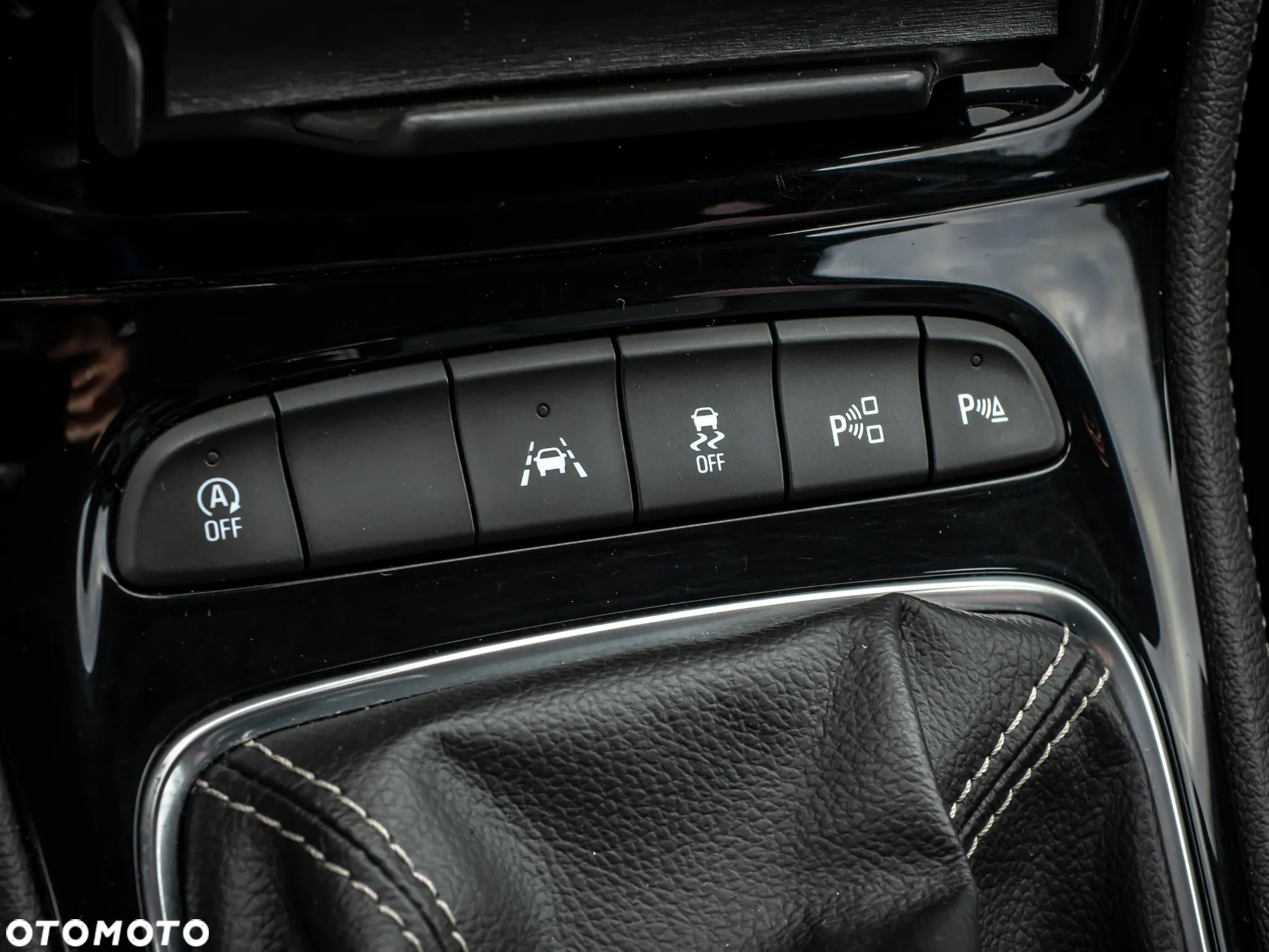 Opel Astra IV 1.6 CDTI Essentia - 26