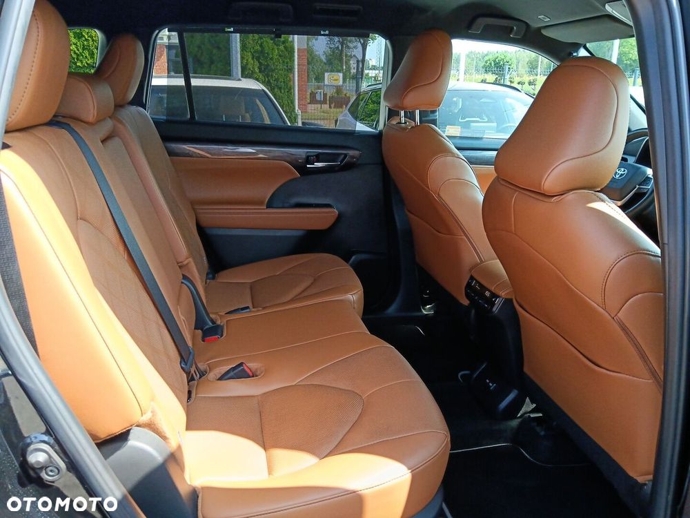 Toyota Highlander - 16