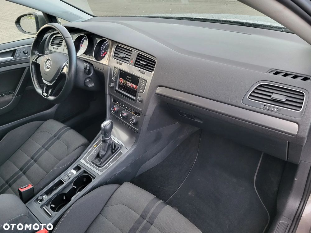 Volkswagen Golf 1.6 TDI BlueMotion Technology DSG Trendline - 12