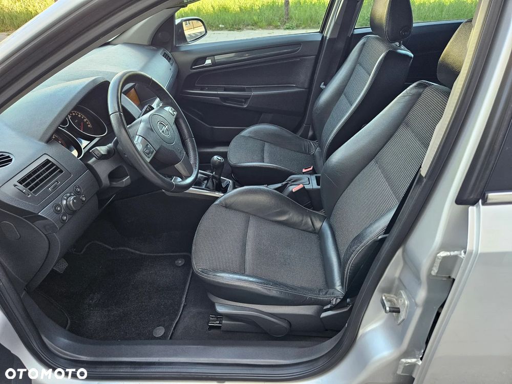 Opel Astra 2.0 Turbo Cosmo - 3