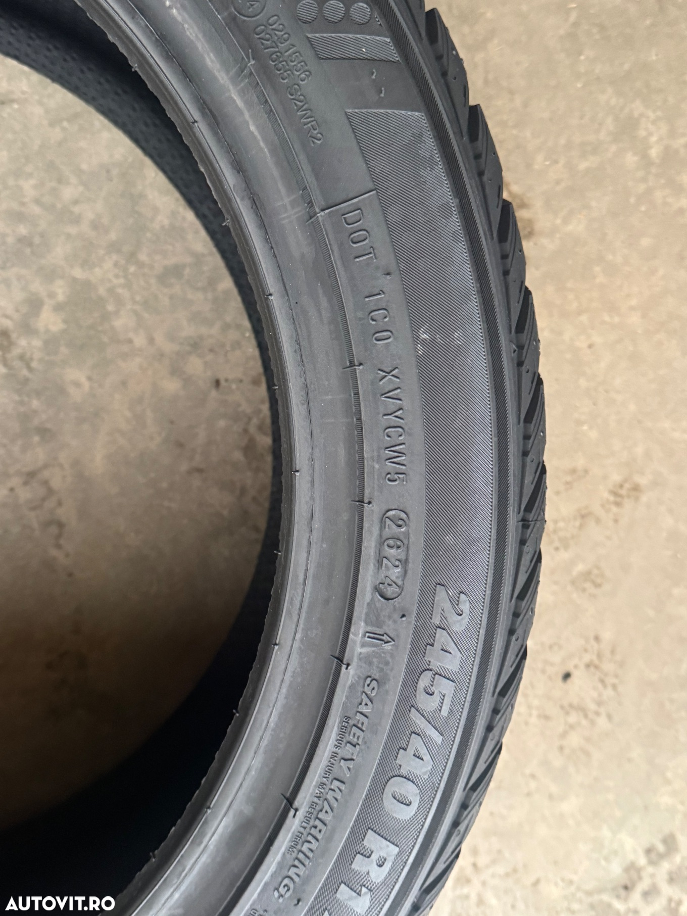 Vând 2 anvelope 245/40/17 kumho de iarnă noi - 4