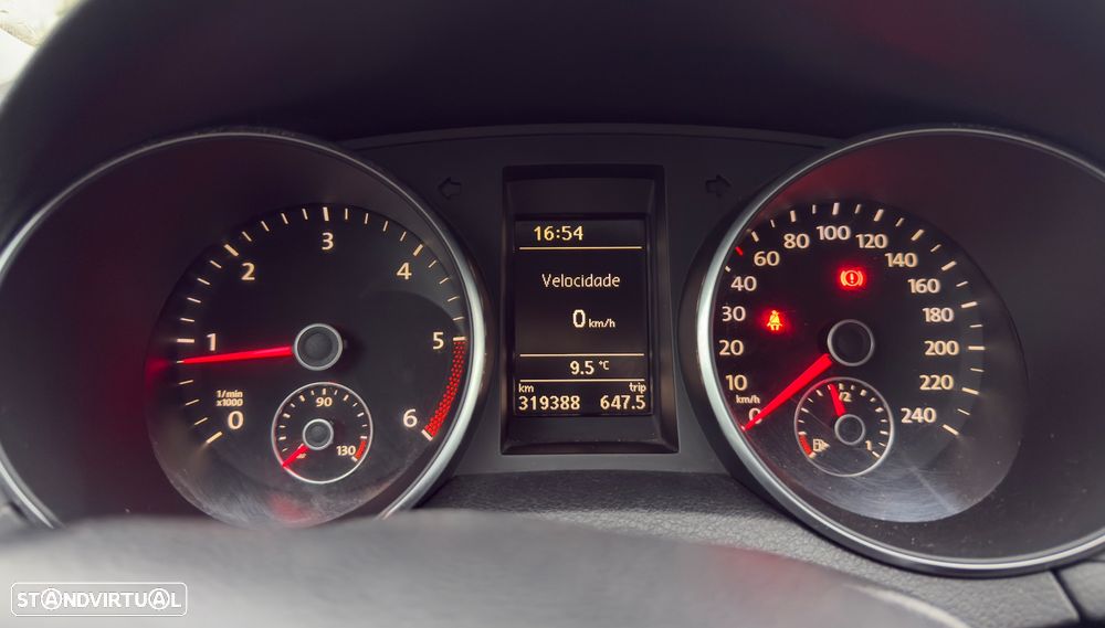 VW Golf 2.0 TDi Confortline - 10