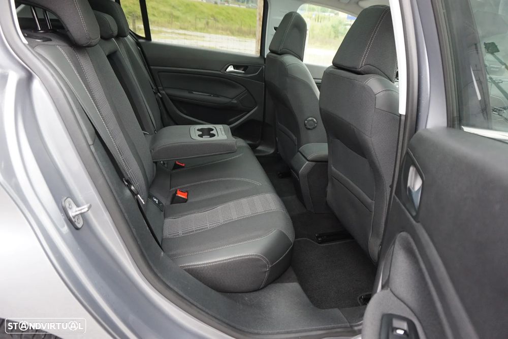 Peugeot 308 BlueHDi FAP 130 Stop & Start Allure - 19