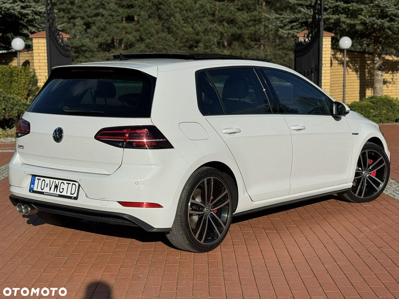 Volkswagen Golf - 14
