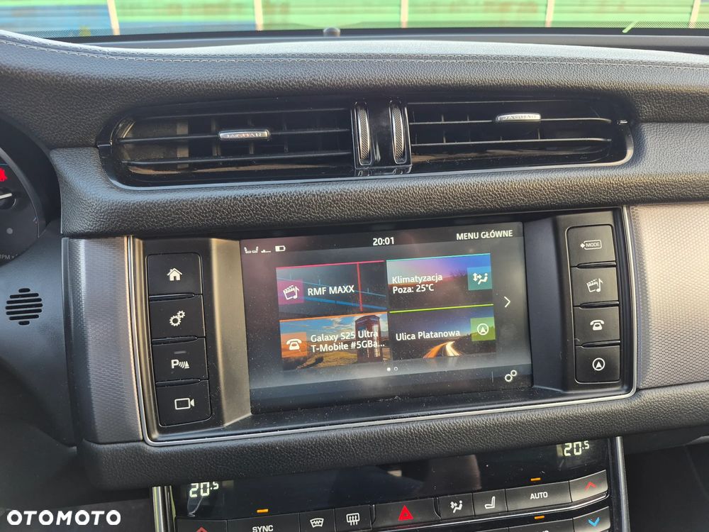 Jaguar XF 20d AWD R-Sport - 21