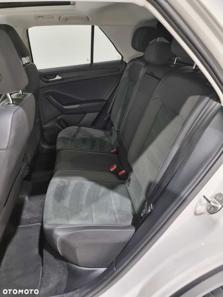 Volkswagen T-Roc - 17