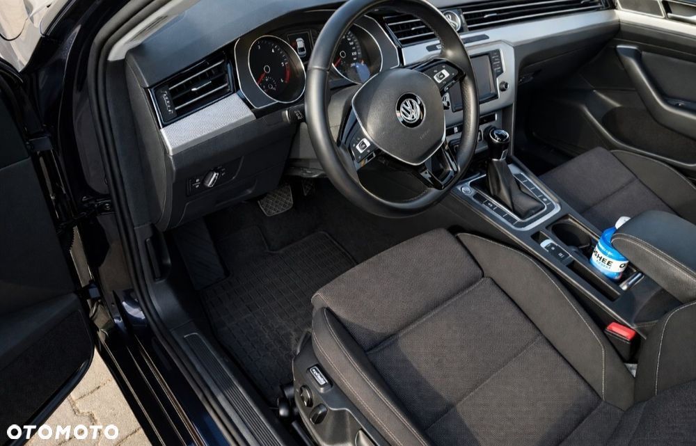 Volkswagen Passat 2.0 TDI SCR Comfortline - 6
