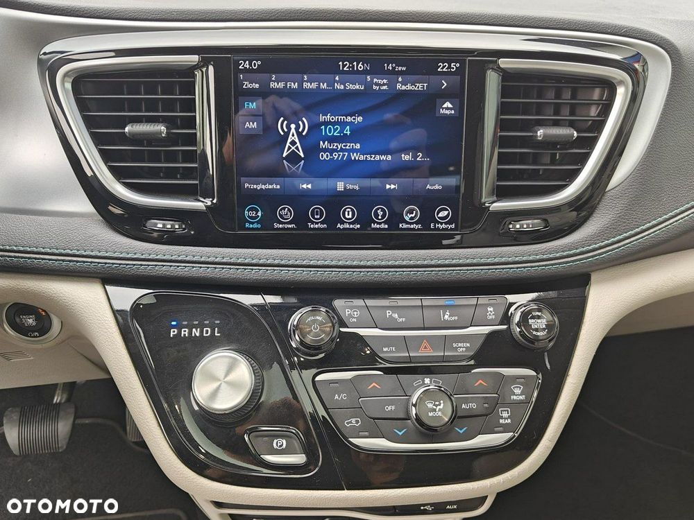 Chrysler Pacifica - 26