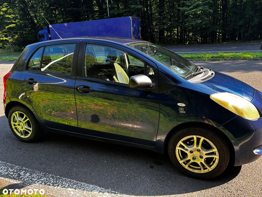 Toyota Yaris 1.0 Luna A/C - 2