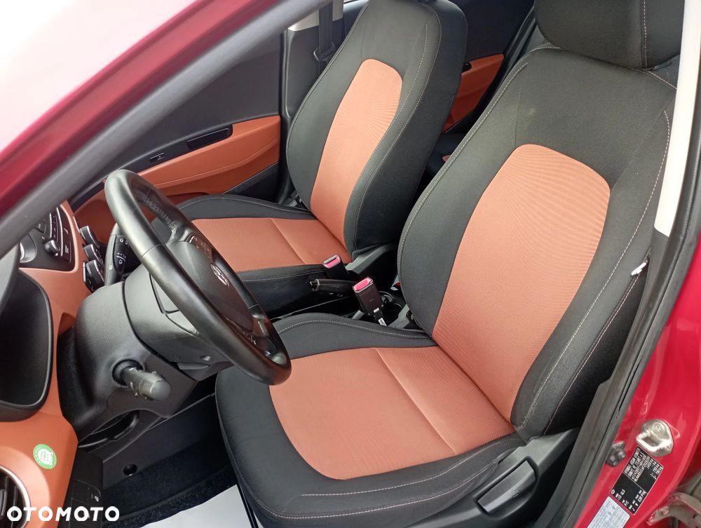 Hyundai i10 1.2 Fifa World Cup Edition - 9