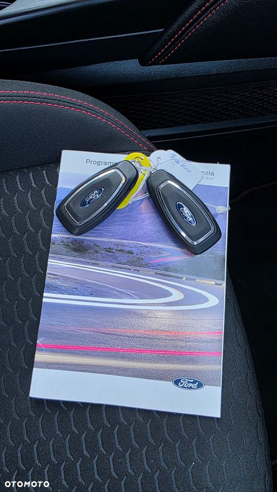 Ford Kuga 2.5 Duratec FHEV ST-LINE - 32