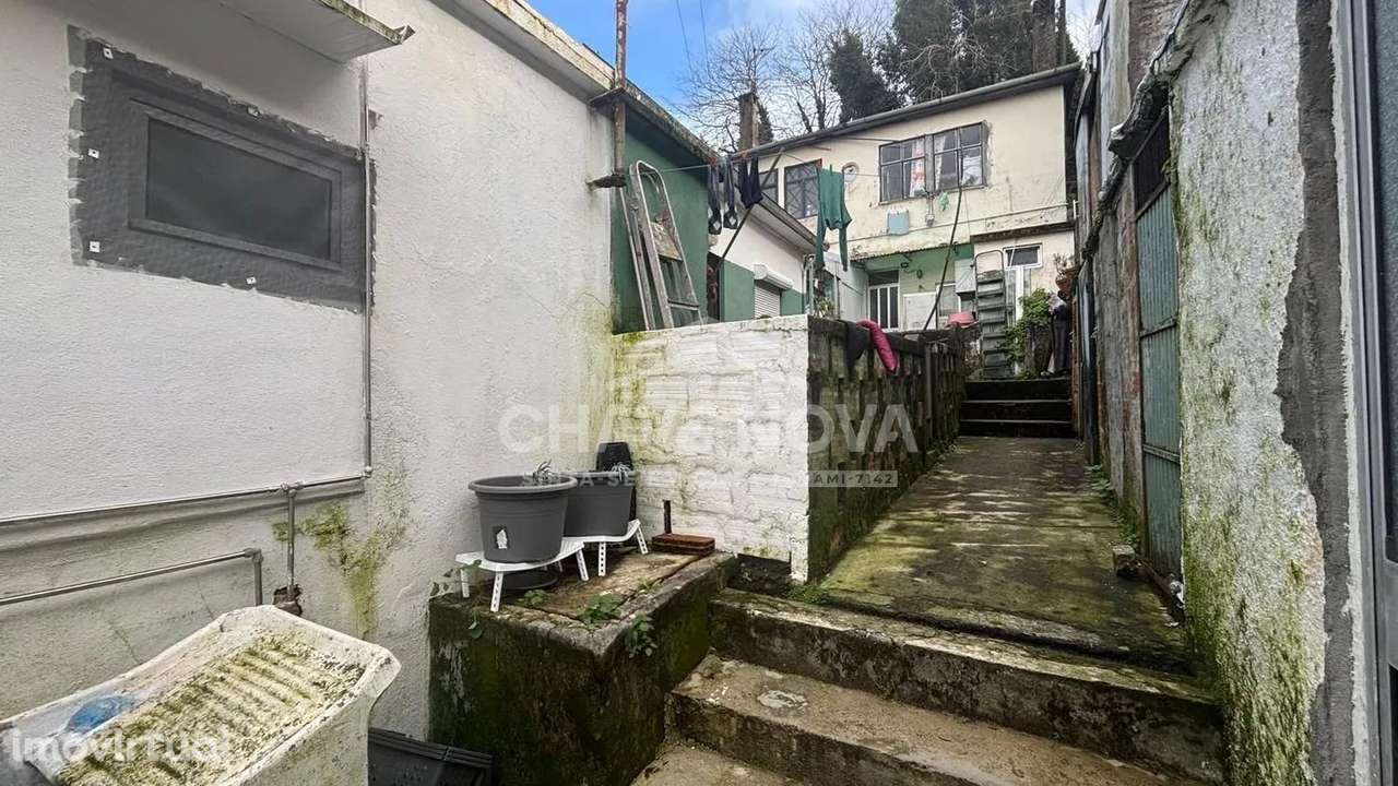 Conjunto de 5 Casas Arrendadas, no Centro de Gaia - Grande imagem: 3/6