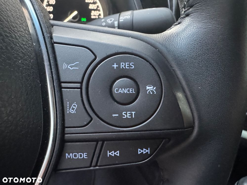 Toyota Camry - 13
