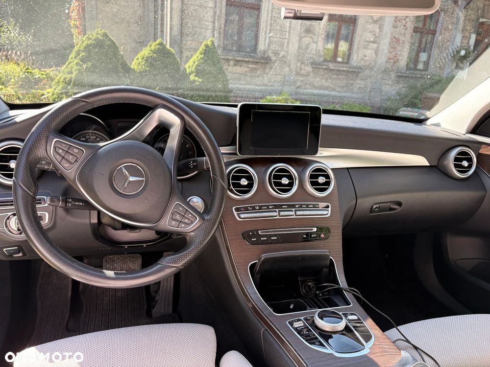 Mercedes-Benz Klasa C 200 4-Matic 9G-TRONIC - 8