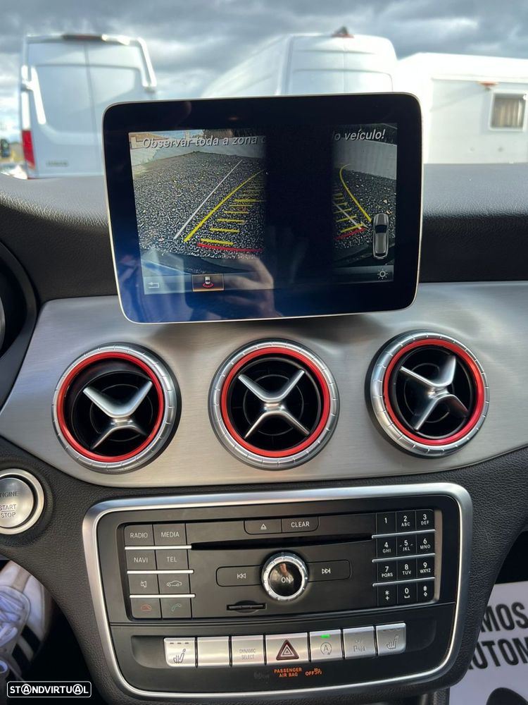 Mercedes-Benz CLA 200 - 35