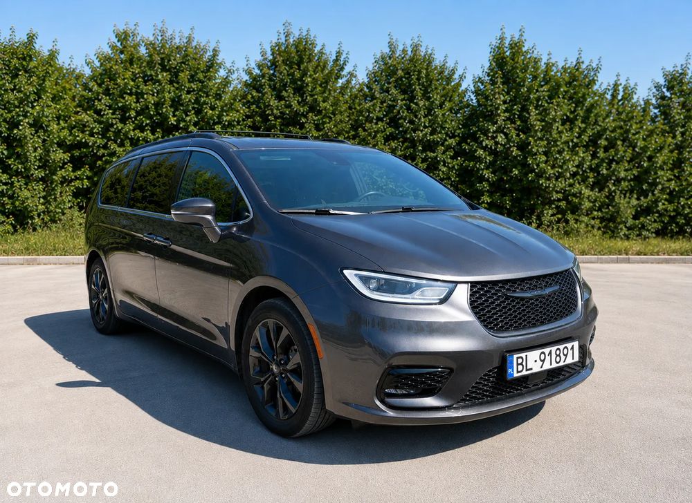 Chrysler Pacifica - 1
