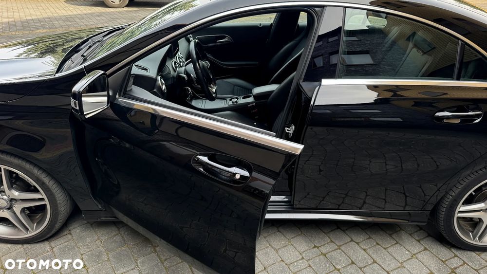 Mercedes-Benz CLA 180 7G-DCT AMG Line - 29